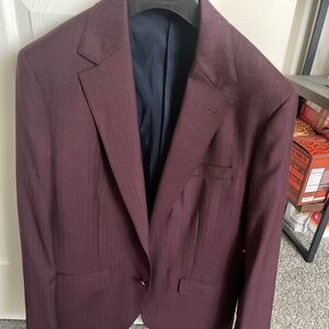 Men’s Burgundy suit jacket
